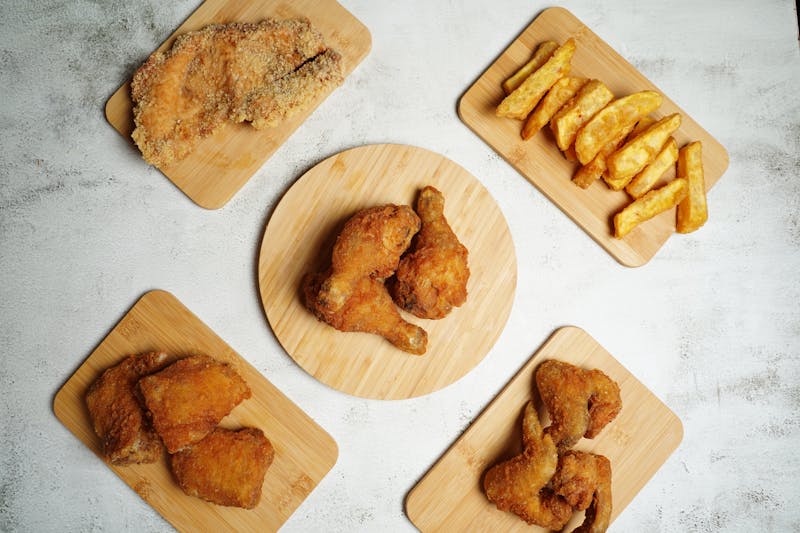 Classic catering package with crispy chicken